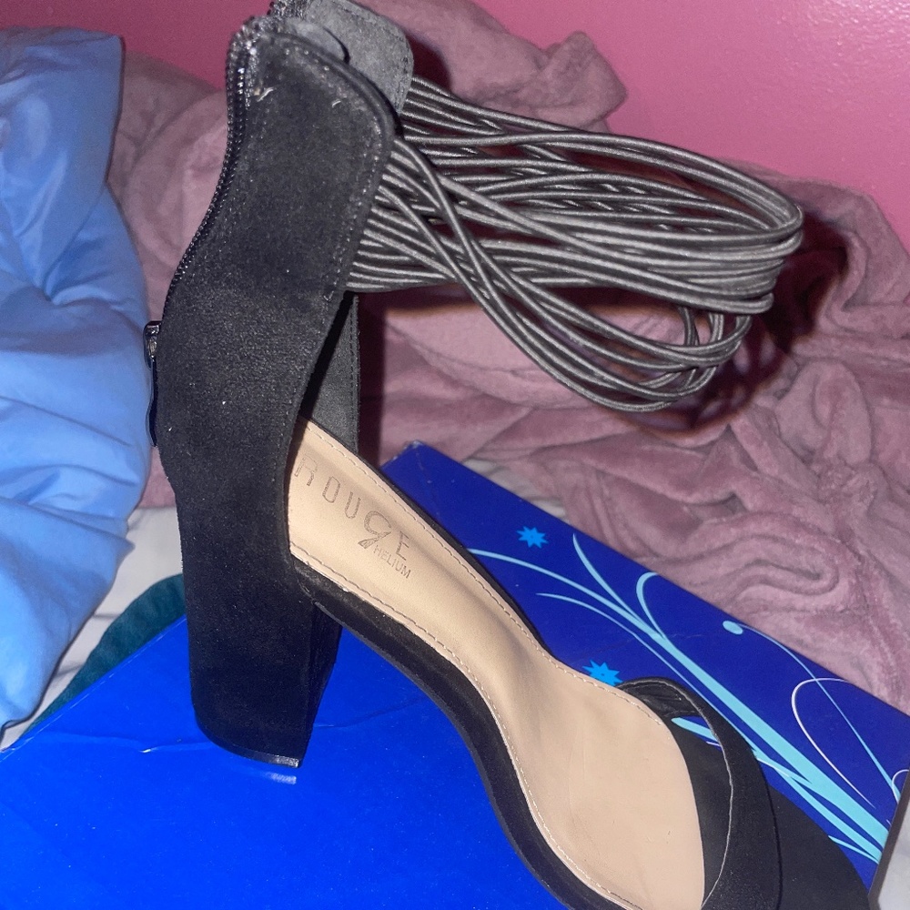 Shoes size 9